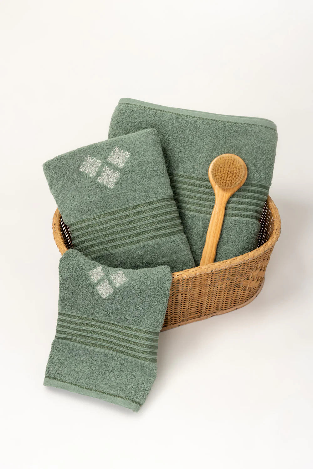 Hedge Green 3 piece Embroidered Towel Set