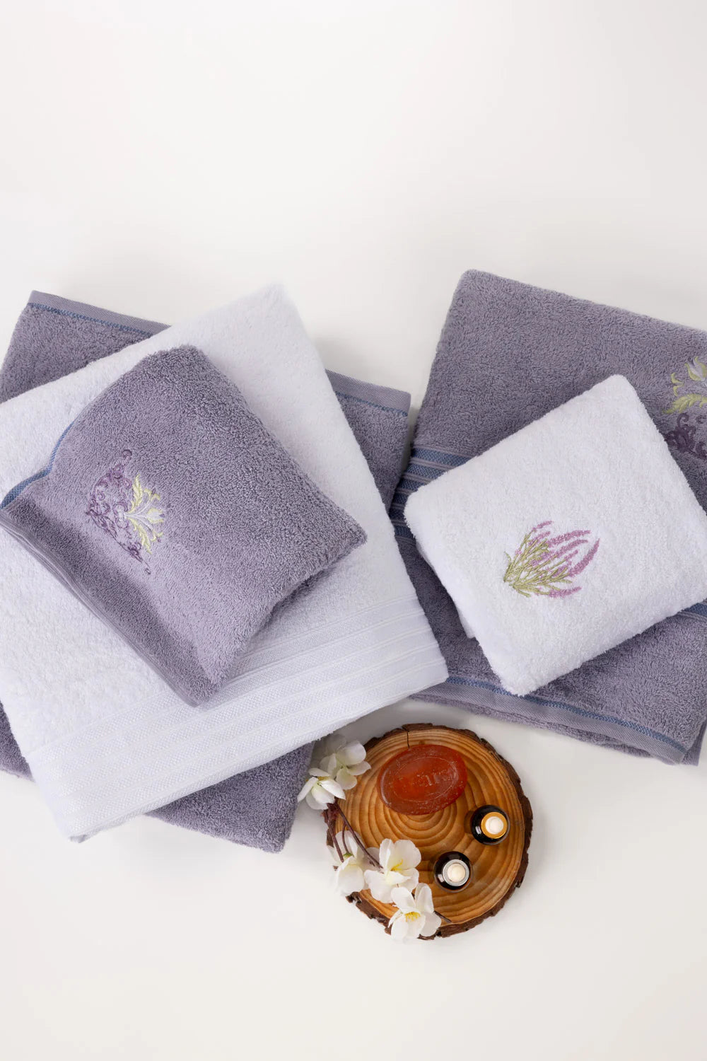 Lilac Ice 3pcs Embroidered Towel Set