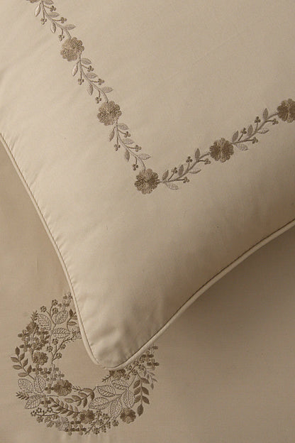Beige T-400 Embroidered Quilt Cover set