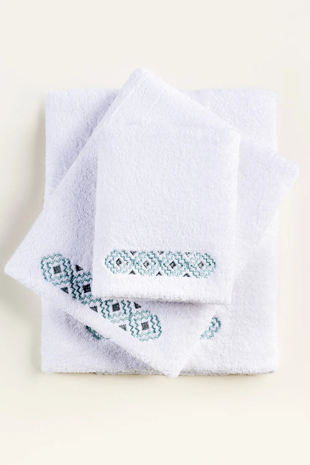 White-3pcs-Embroidered-Towel-Set